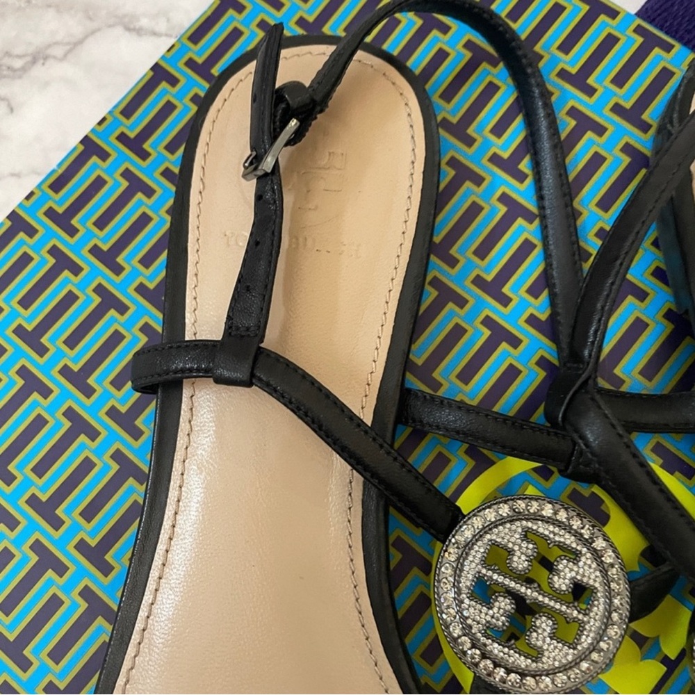 Tory Burch Violet Thong Sandal Black Metallic
Crystal logo - Picture 6 of 8